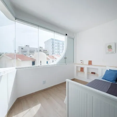 Sunny Days Apartment